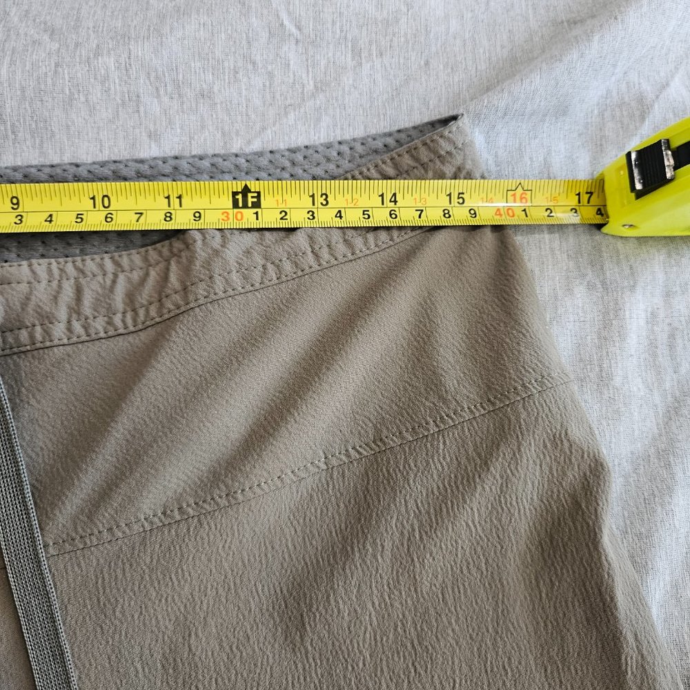 Mountain Hardware Mediumweight Shell - image 5